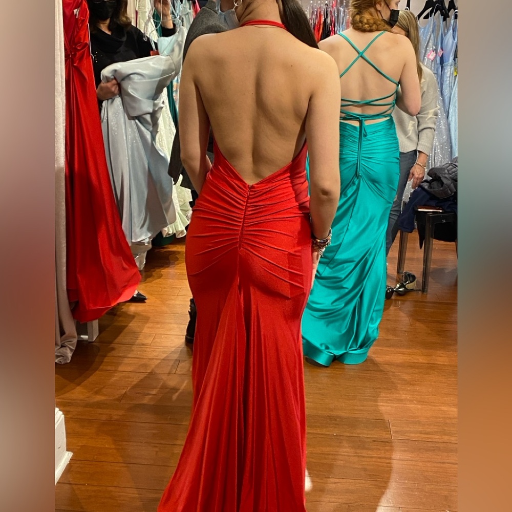 Very Red Renaissance Prom Dress: Size 2 - Picture 2 of 4